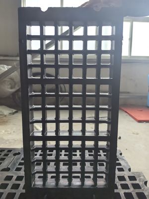 Black Rubber Type Screen Panel 305*305 Size Excellent Abrasion Resistance Light Weight Easy To Fit Good Flexibility Low Noise